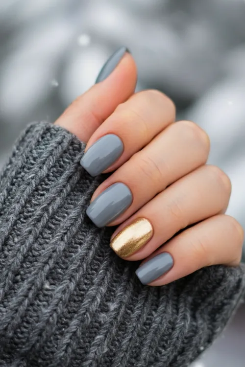 Gold-Accent-Nails